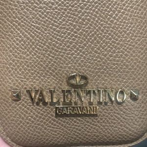 Valentino Garavani Case